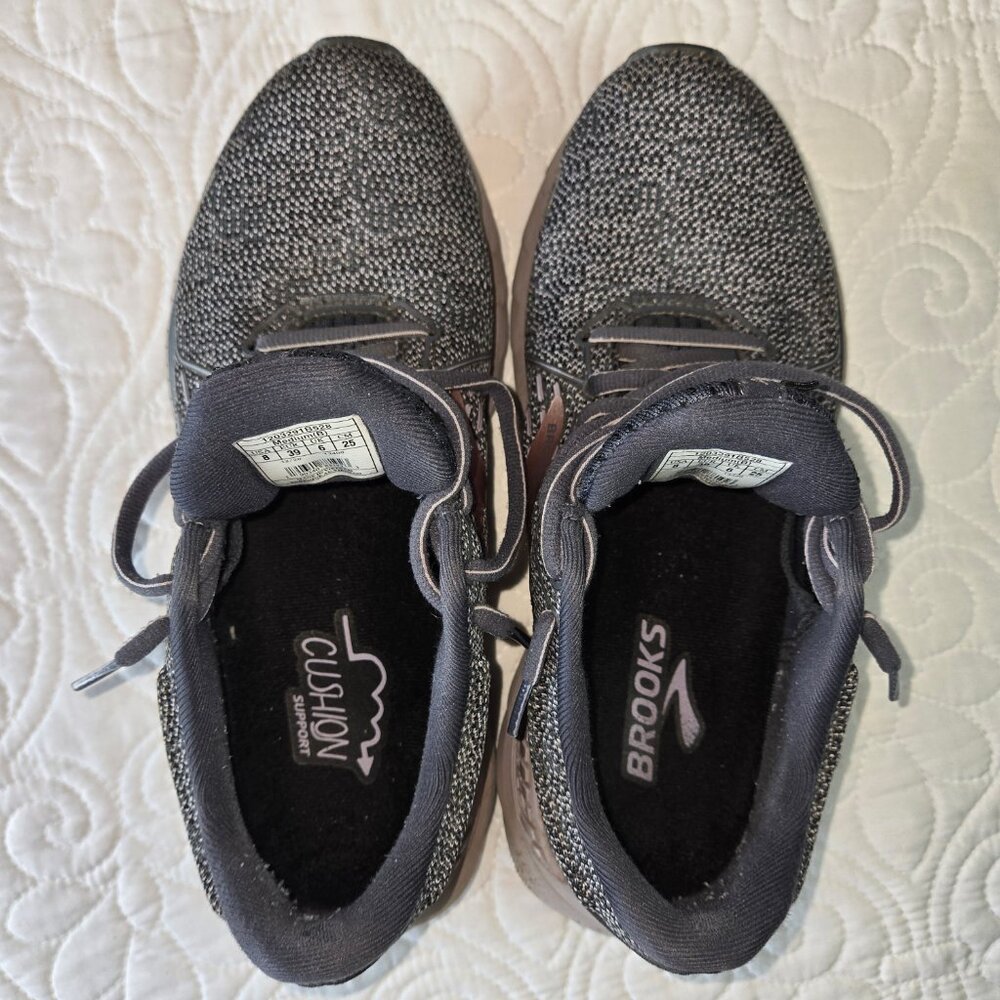 BROOKS ADRENALINE Ombre Grey and Lavender Running Shoe in a Women's size 8 Med - Picture 9 of 10